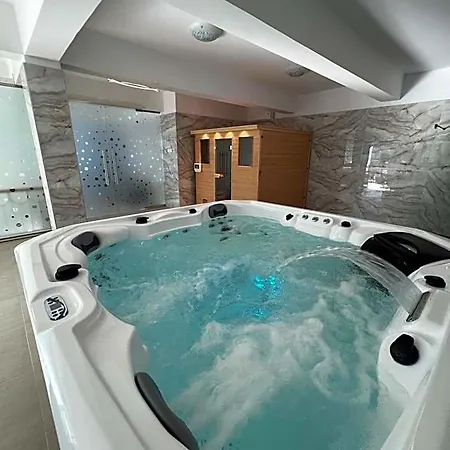 Hotel Cosmos